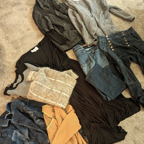 Designer clothing lot size med/lrg - Picture 1 of 5